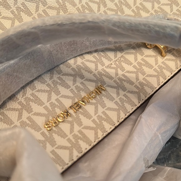 Michael Kors Ellis Cream Tote with Signature Monogram NWT - Picture 15 of 17